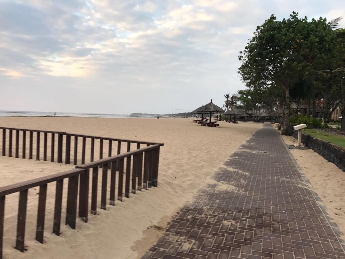库布格林住宿加早餐旅馆 努沙杜瓦 外观 照片
